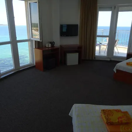 Dobrevi 4* Приморско