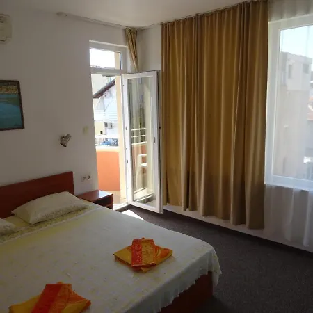 בית הארחה Dobrevi 4*